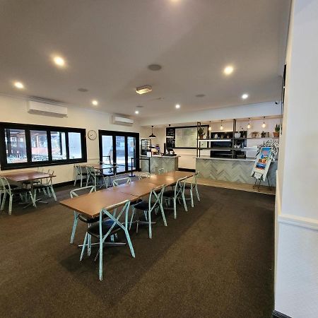 Palm And Pawn Motor Inn Вагга-Вагга Екстер'єр фото